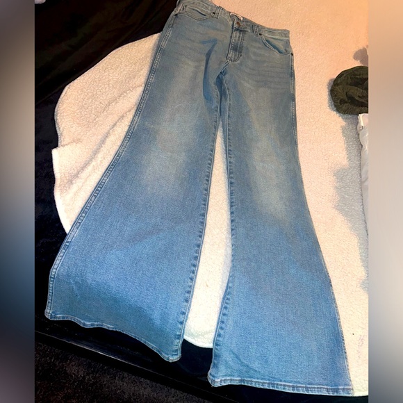 NWOT RETRO WRANGLER FLARE JEANS w29-L32 - Picture 3 of 10